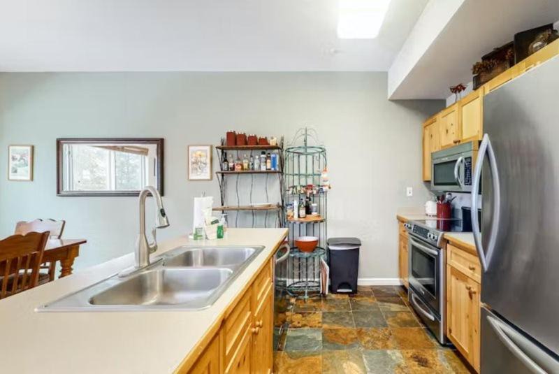 Photo of Kitchen in Lakeside Village