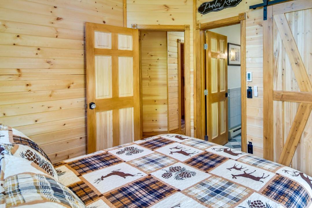 Photo of Bedroom in Green Valley