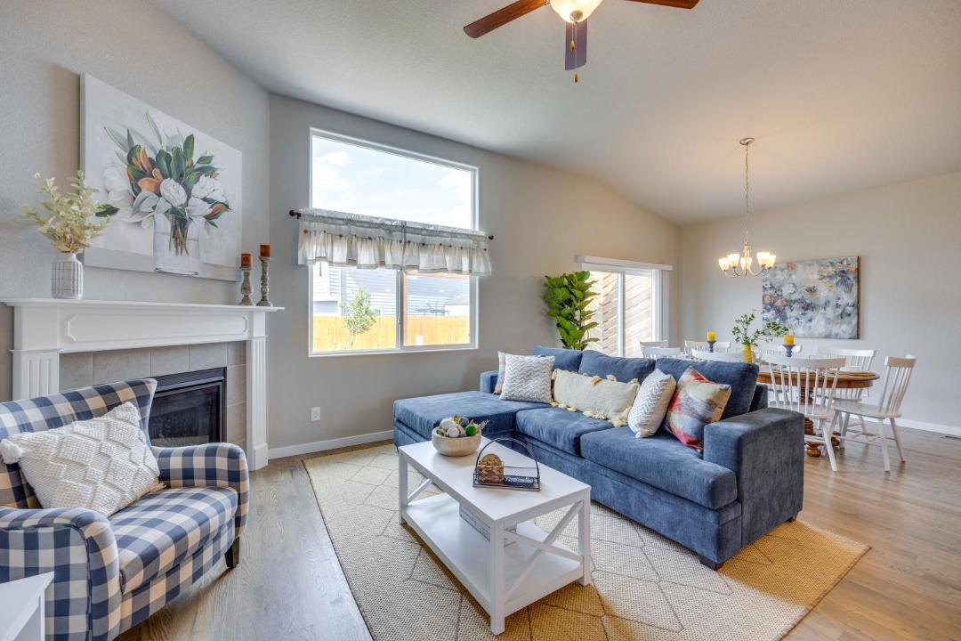 Photo of Livingroom in Falcon Hills
