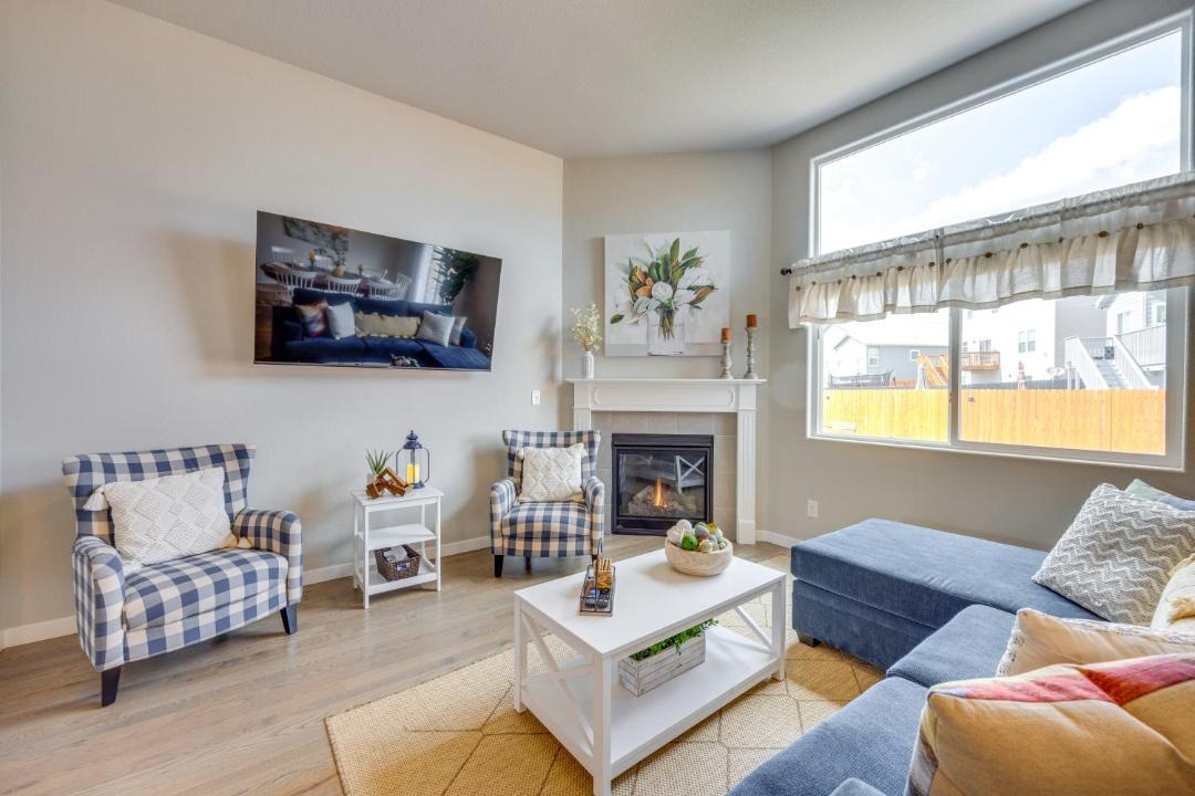 Photo of Livingroom in Falcon Hills