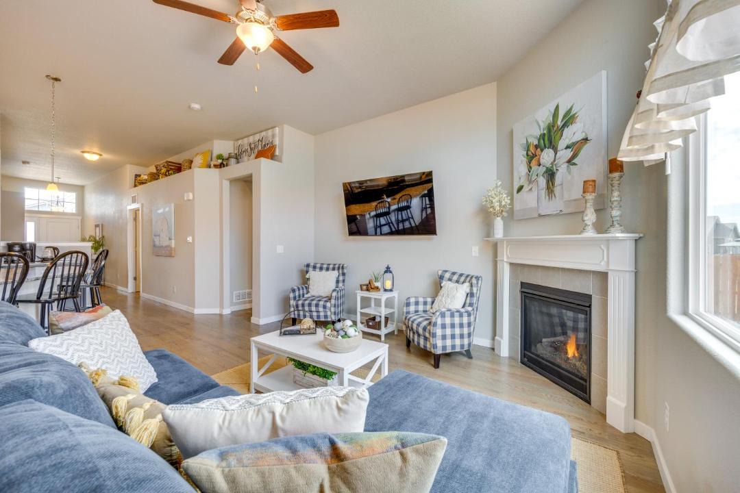 Photo of Livingroom in Falcon Hills