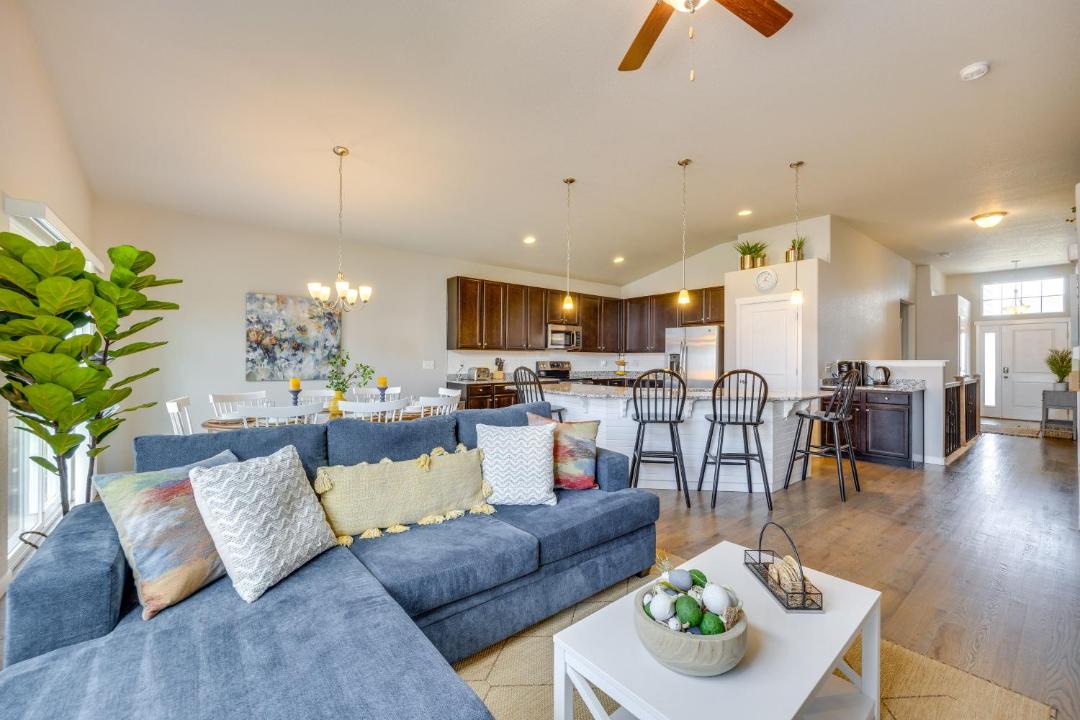 Photo of Livingroom in Falcon Hills