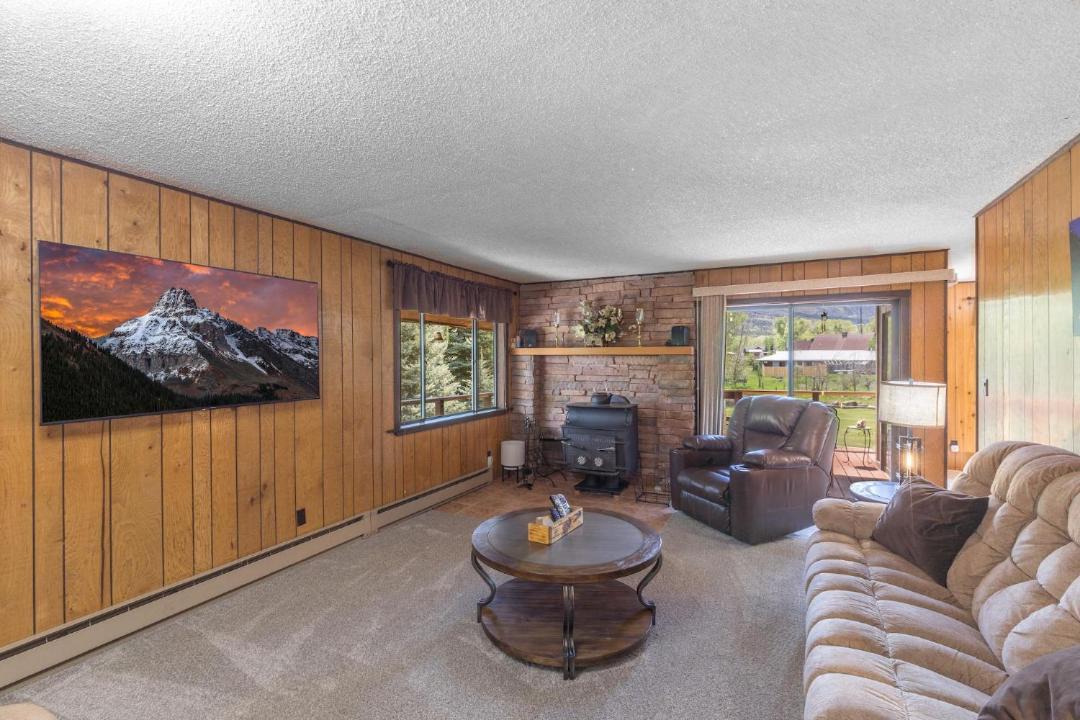 Photo of Livingroom in Idlewild Estates