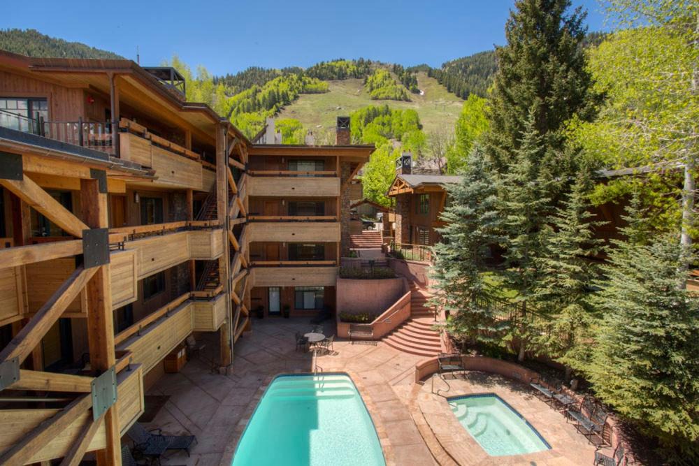 Photo of Others in Aspen