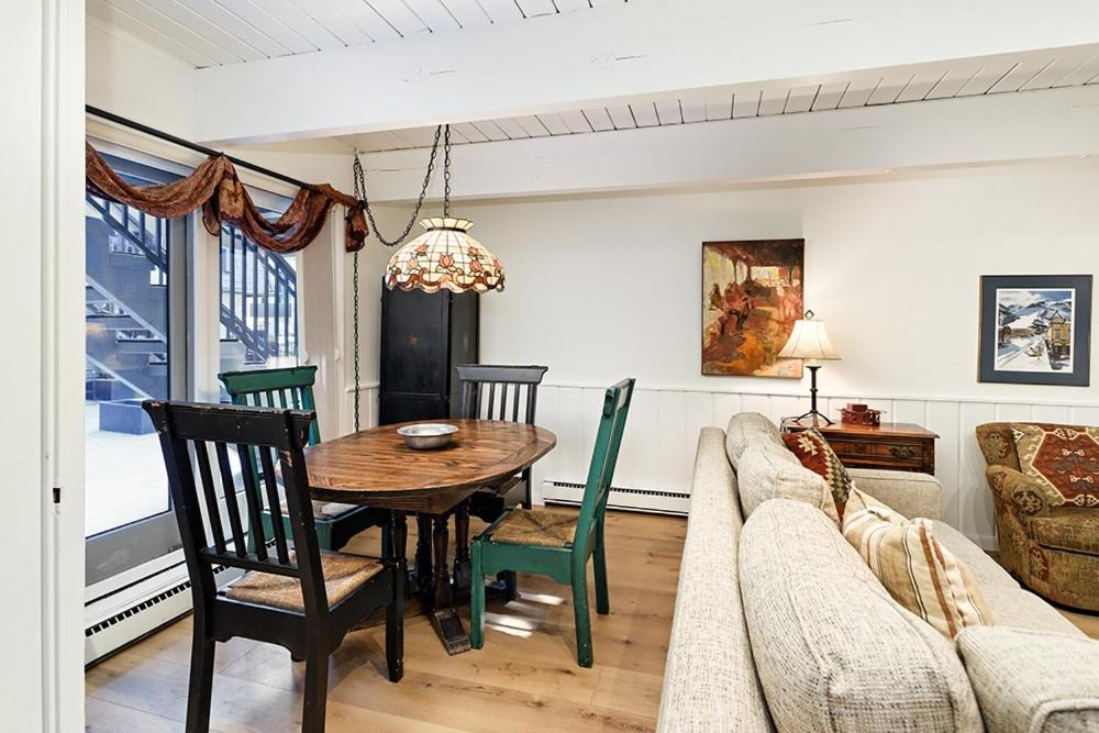 Photo of Livingroom in Aspen