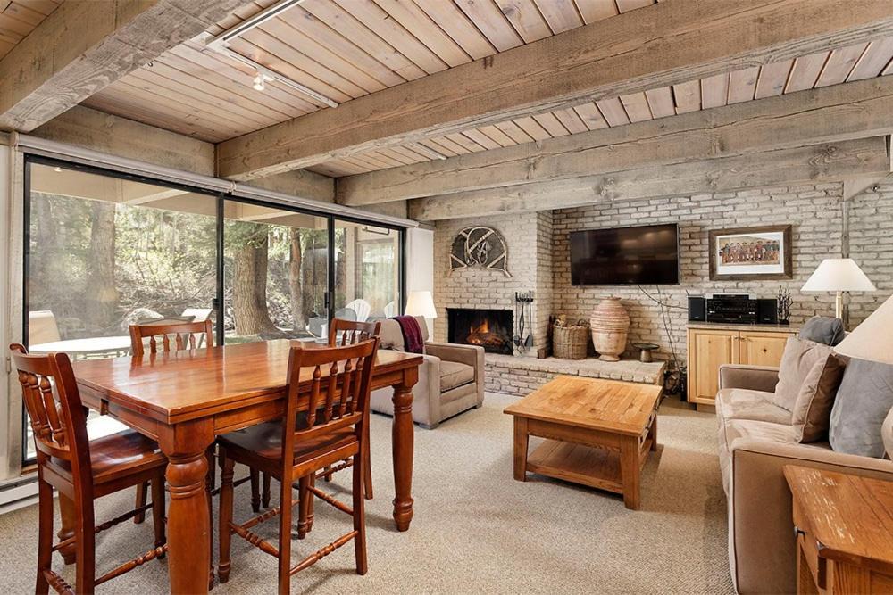 Photo of Livingroom in Aspen