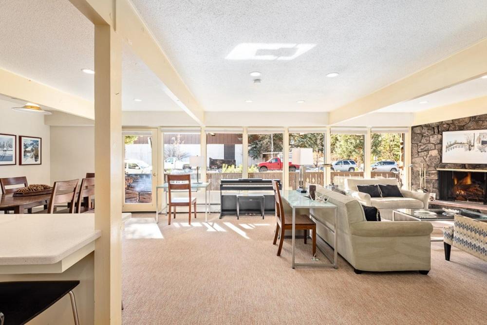 Photo of Livingroom in Aspen