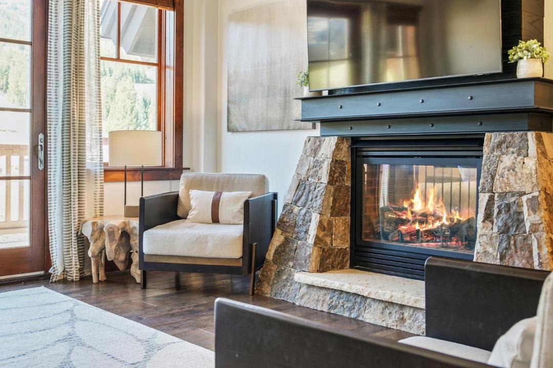 Photo of Livingroom in Peak 8