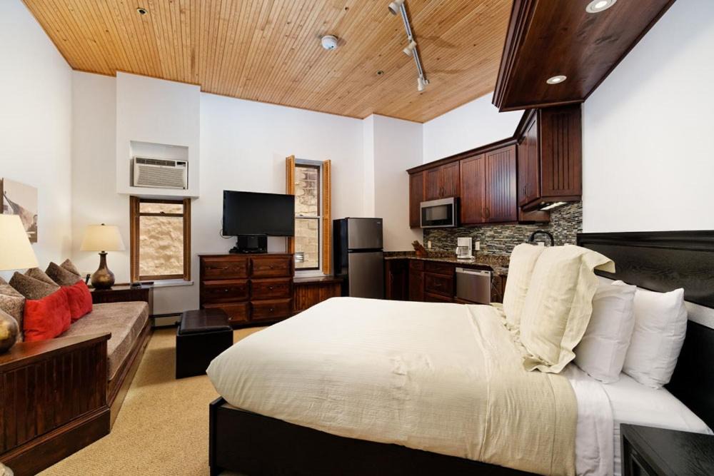 Photo of Bedroom in Downtown