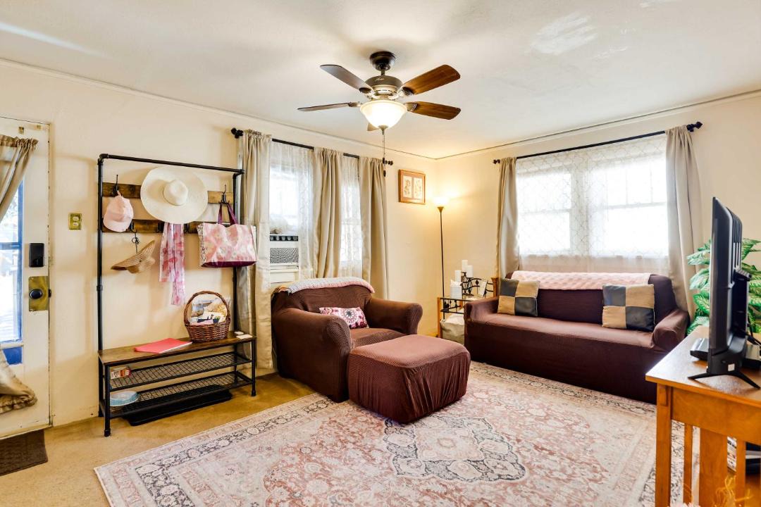 Photo of Livingroom in Craig