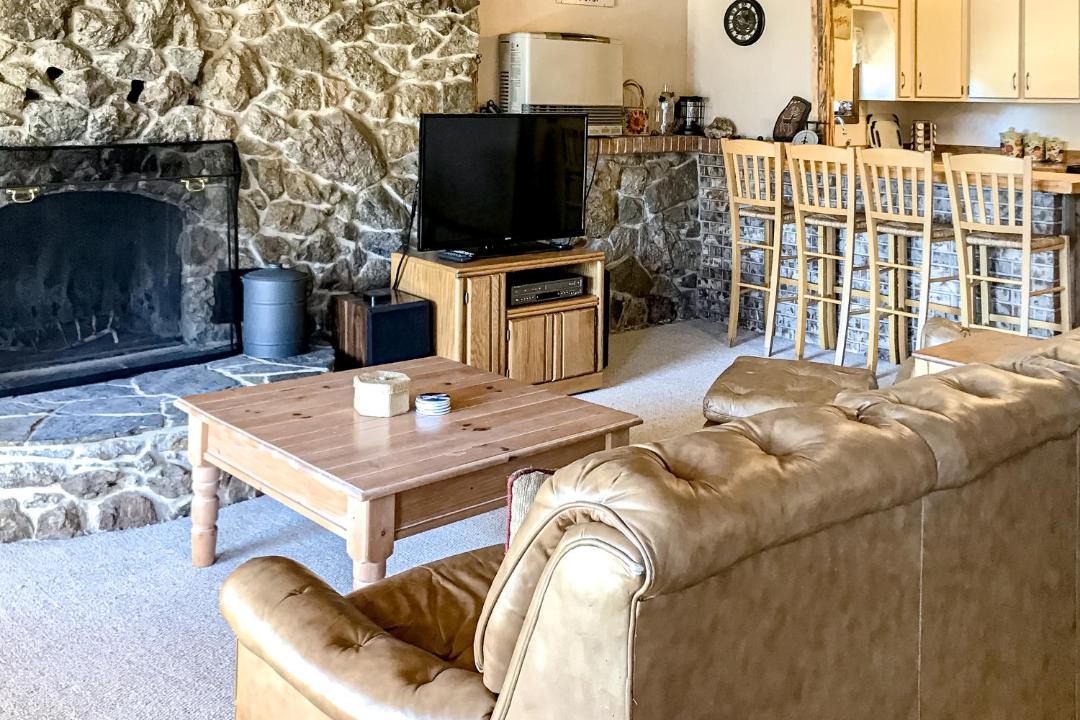 Photo of Livingroom in Alpine Village
