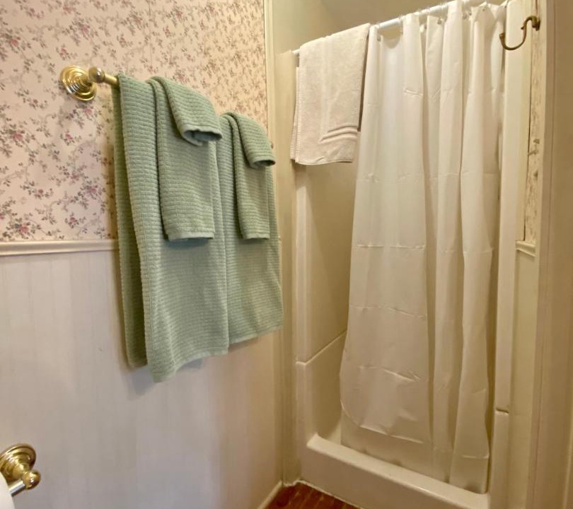 Photo of Bathroom in Golden