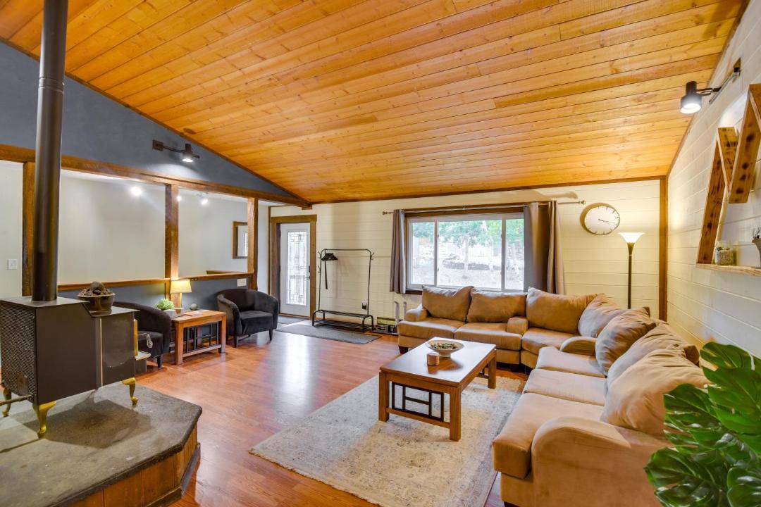 Photo of Livingroom in Downieville-Lawson-Dumont