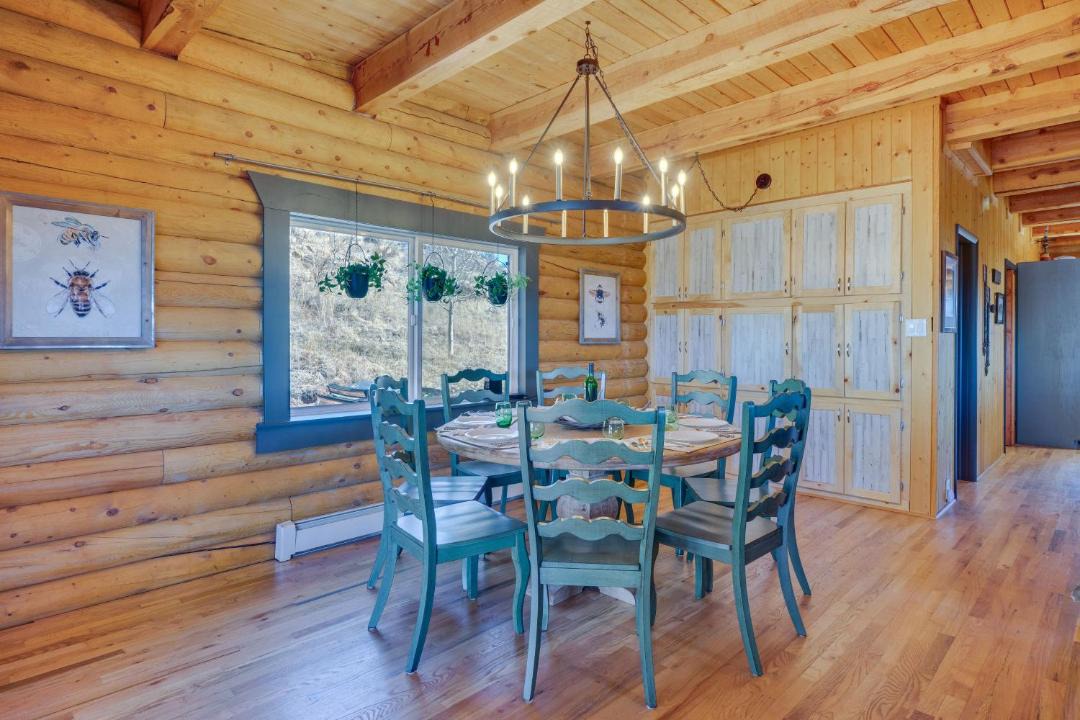 Photo of Livingroom in Lake George
