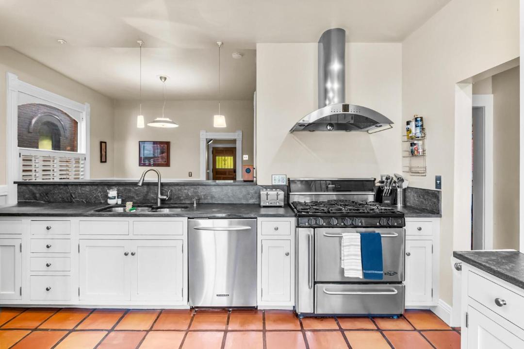 Photo of Kitchen in Baker
