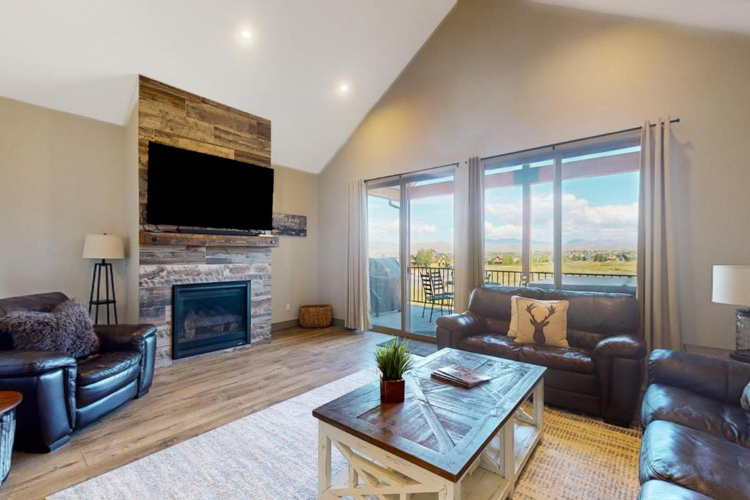 Photo of Livingroom in Grand Elk Ranch