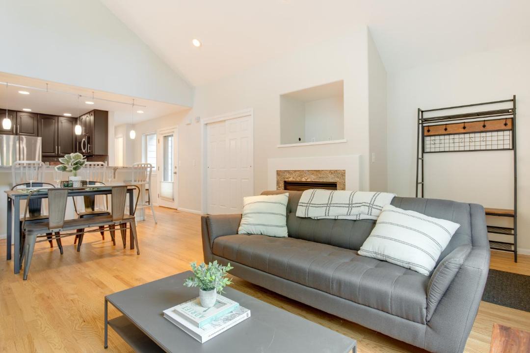 Photo of Livingroom in Highland