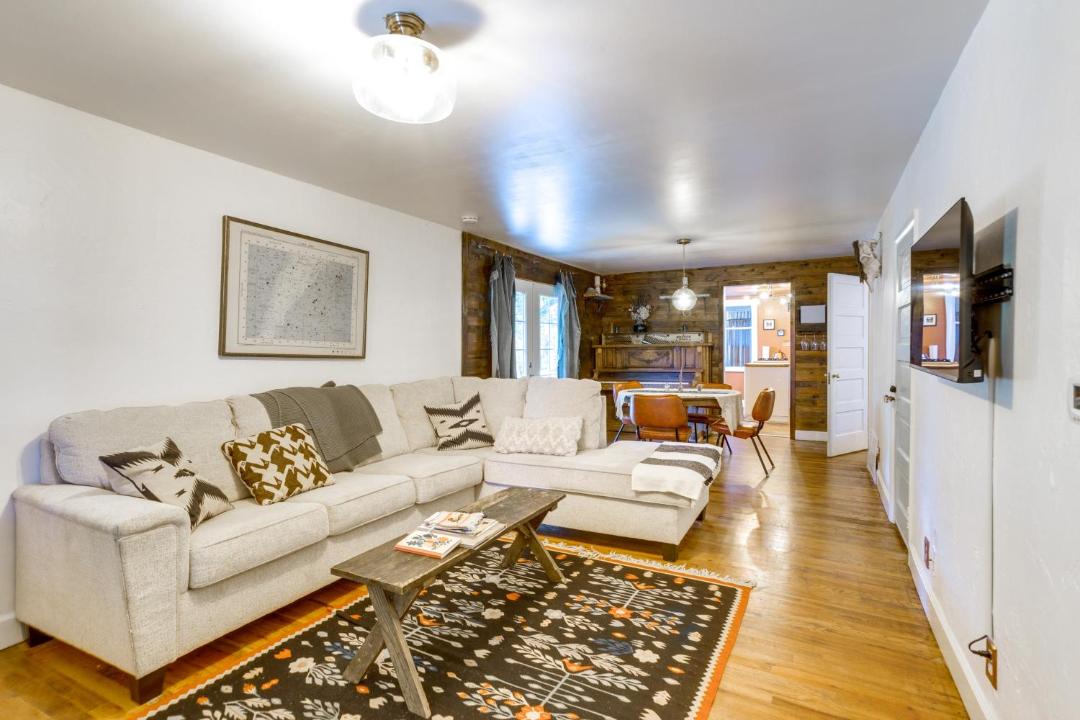 Photo of Livingroom in Sunnyside