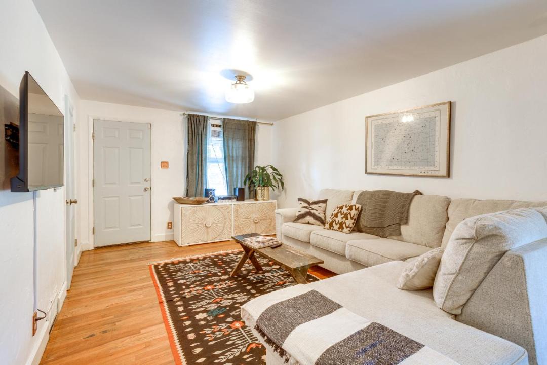 Photo of Livingroom in Sunnyside