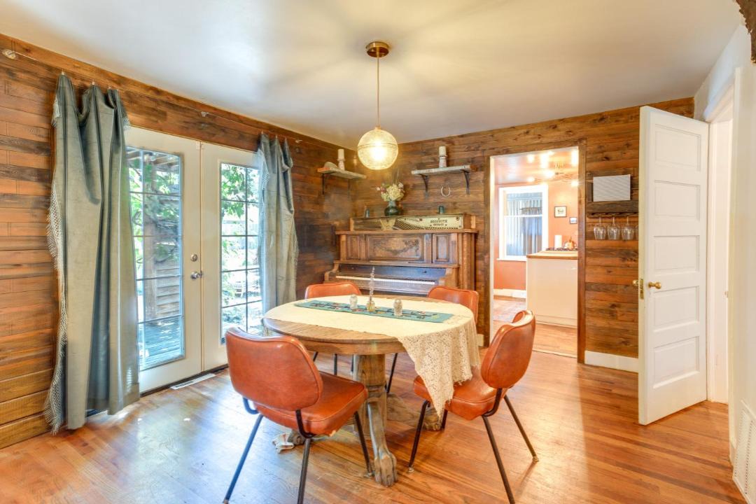 Photo of Livingroom in Sunnyside