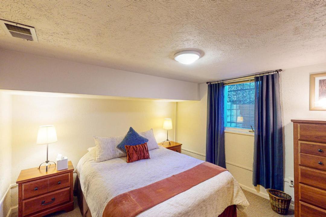 Photo of Bedroom in Lincoln Park