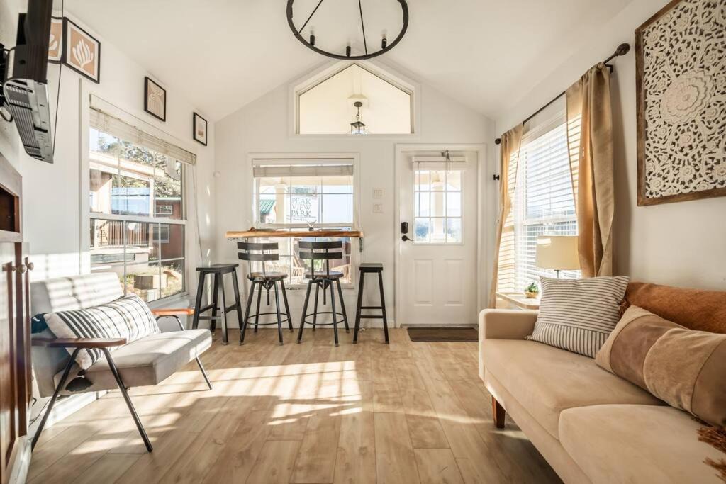 Photo of Livingroom in Woodland Park