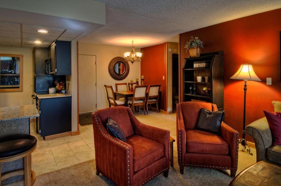 Photo of Livingroom in Peak 9