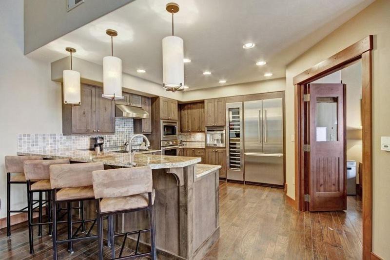 Photo of Kitchen in Peak 8
