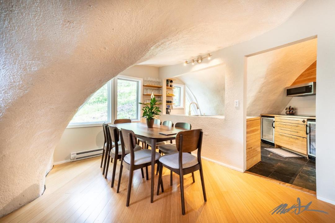 Photo of Livingroom in Intermountain