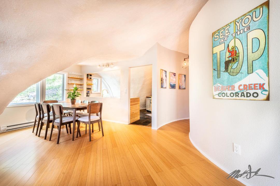Photo of Livingroom in Intermountain