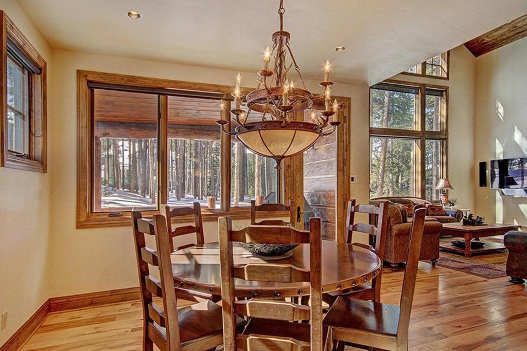 Photo of Livingroom in Boulder Ridge