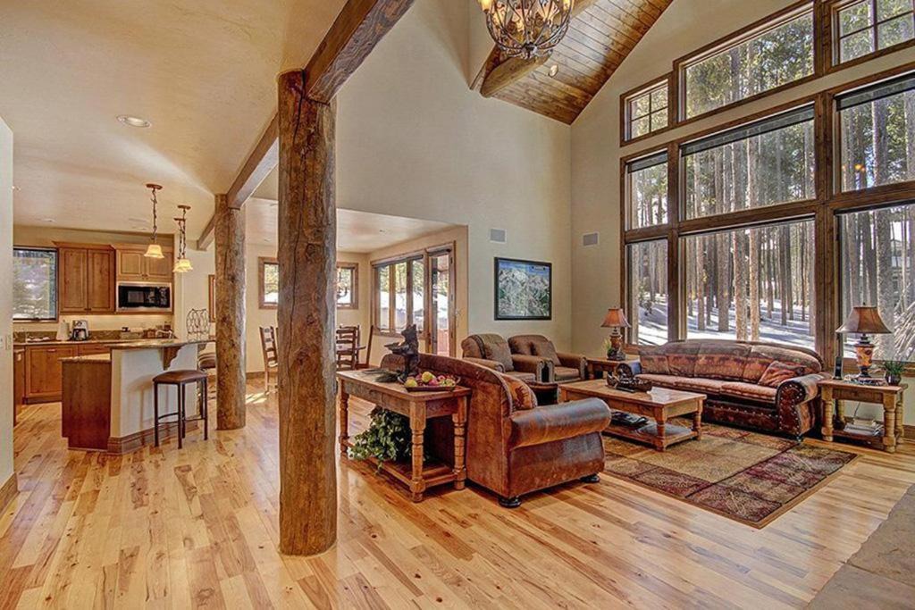 Photo of Livingroom in Boulder Ridge