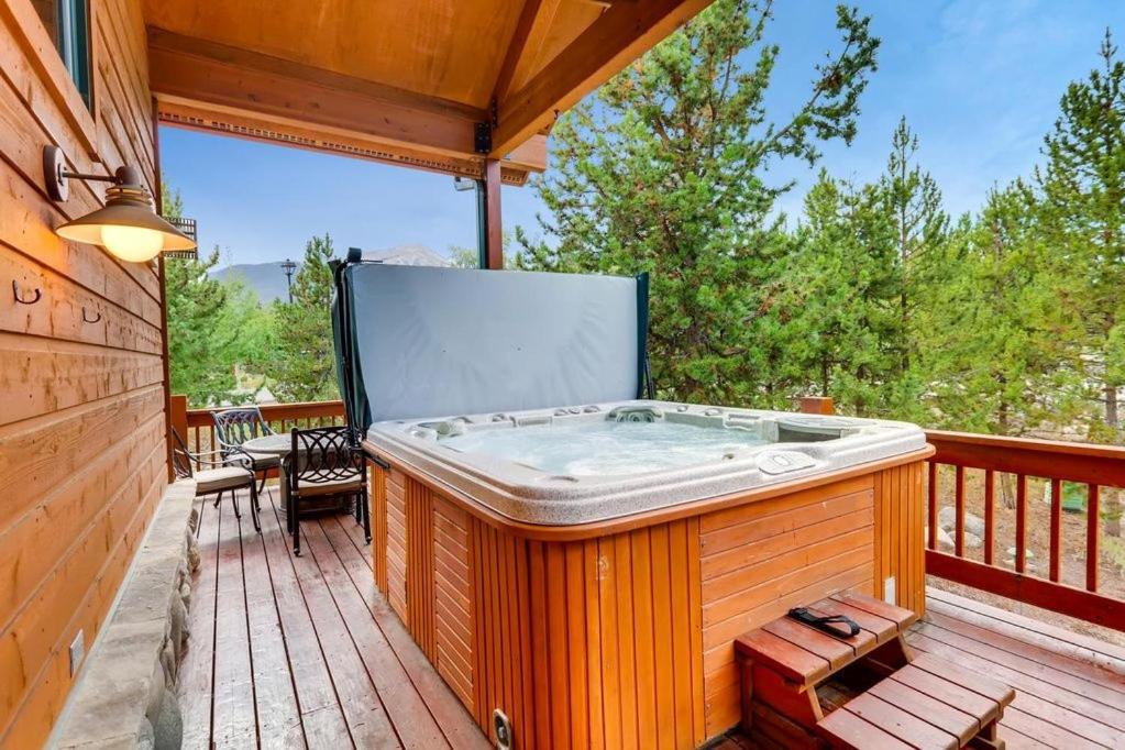 Photo of Patio Balcony in Three Peaks