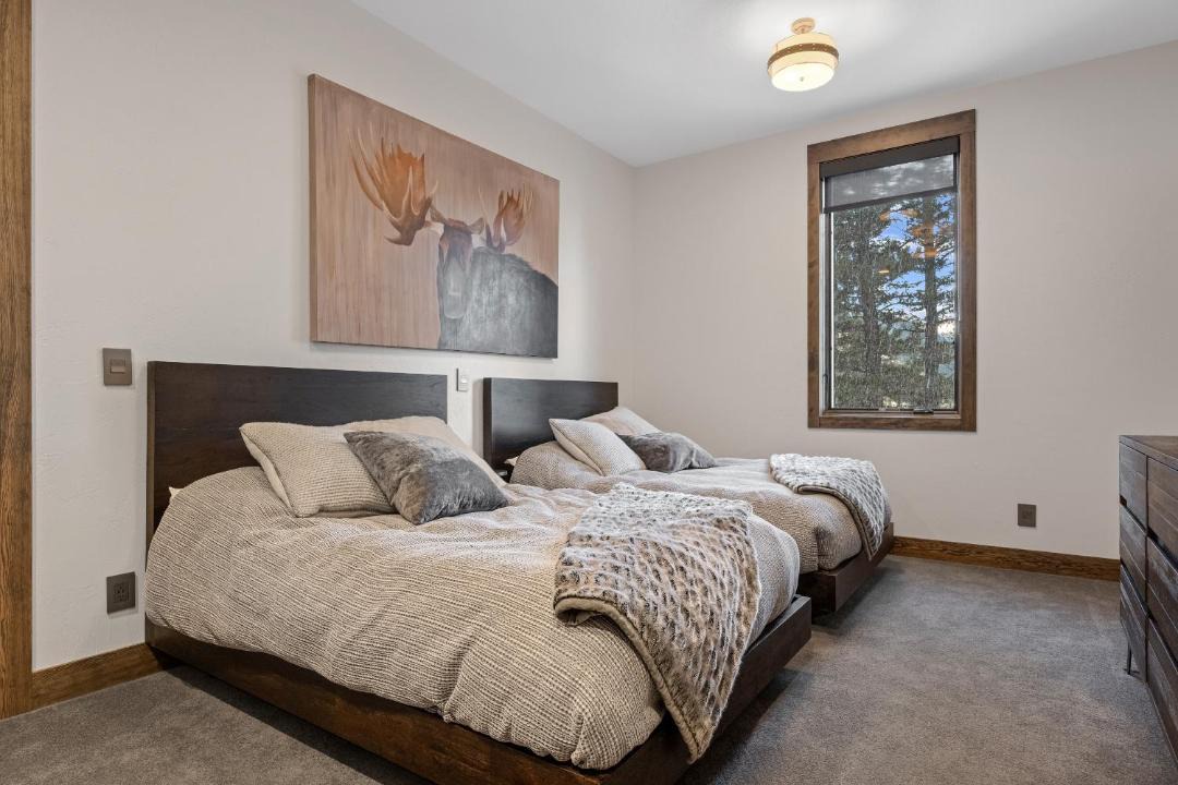 Photo of Bedroom in Windcliff Estates