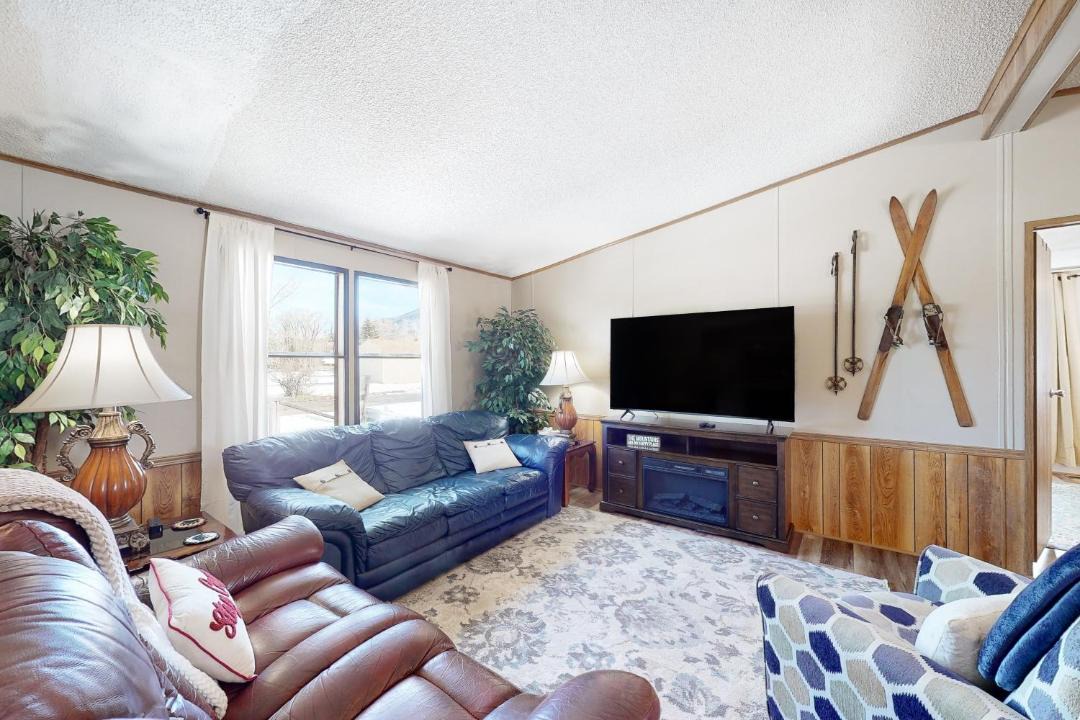Photo of Livingroom in Alpine Village