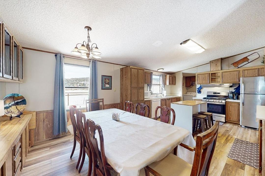 Photo of Livingroom in Alpine Village