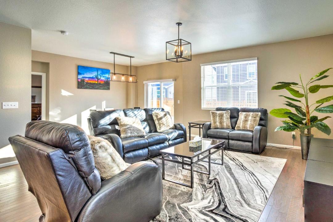 Photo of Livingroom in Aurora