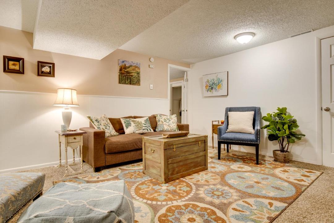 Photo of Livingroom in Lakewood