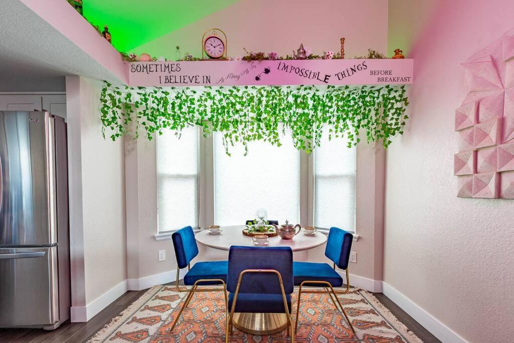 Photo of Livingroom in Roxborough
