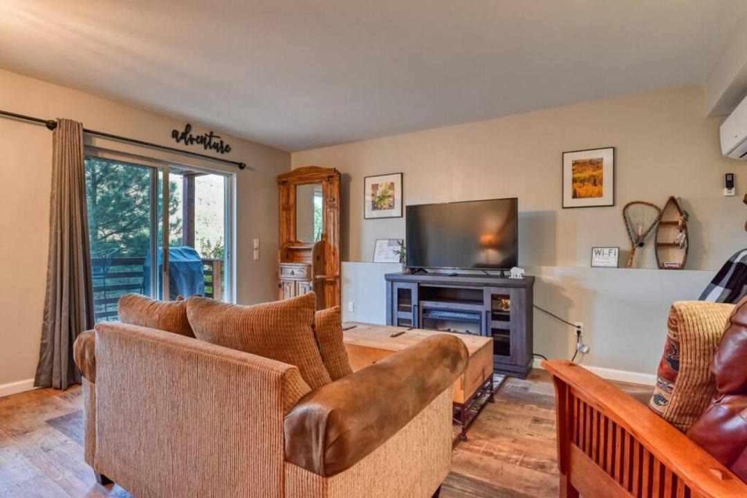 Photo of Livingroom in Green Mountain Falls