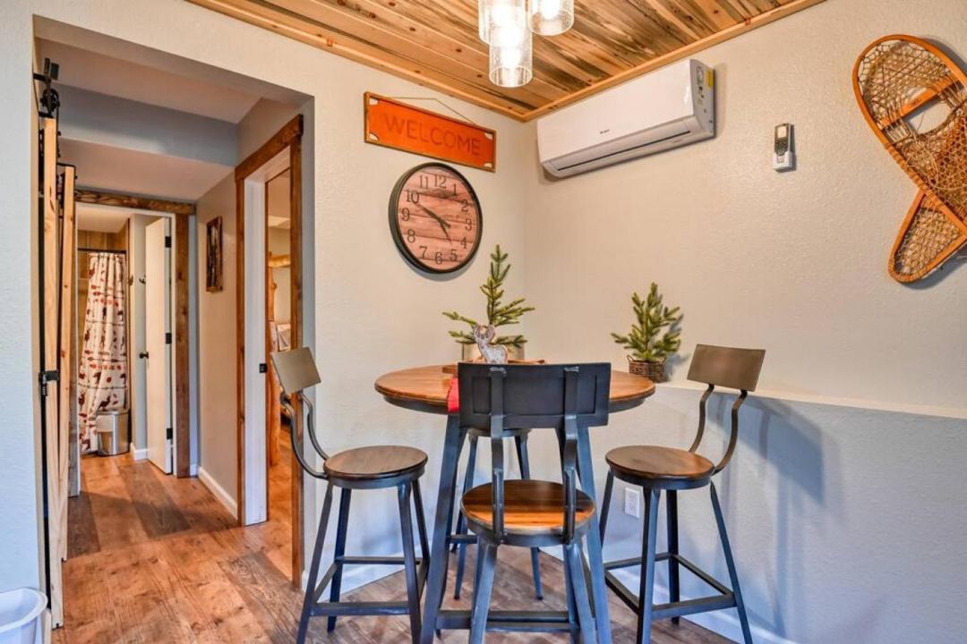 Photo of Livingroom in Green Mountain Falls