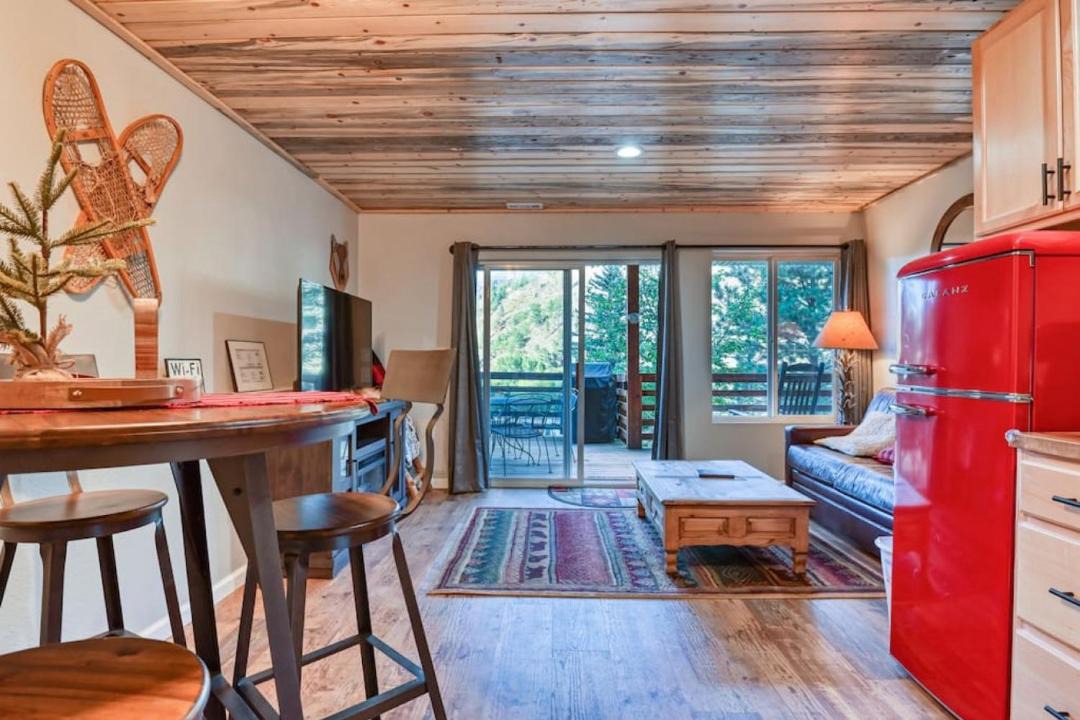 Photo of Livingroom in Green Mountain Falls
