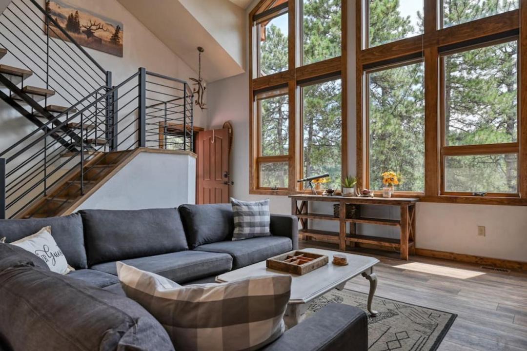 Photo of Livingroom in Woodland Park