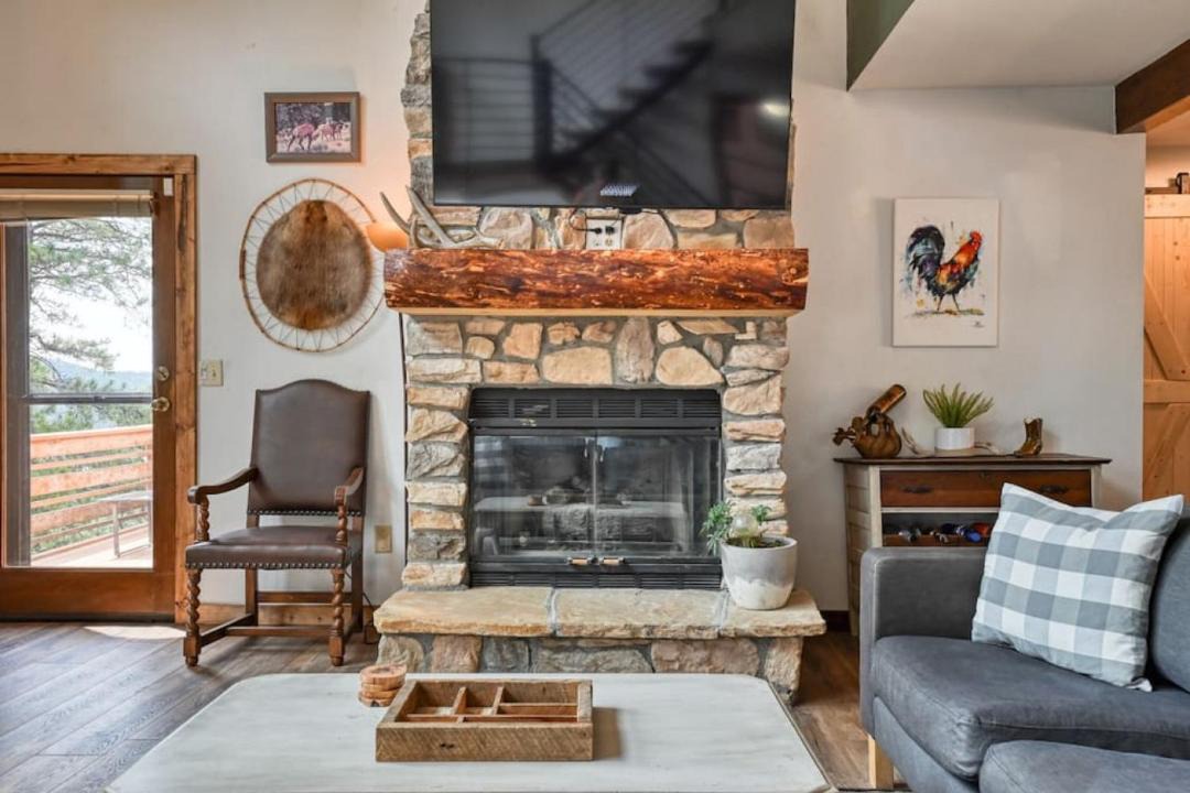 Photo of Livingroom in Woodland Park