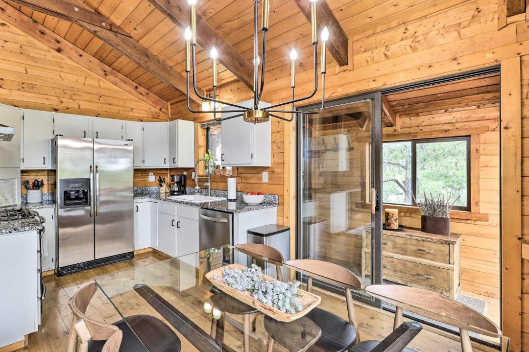 Photo of Livingroom in Twin Creek Village