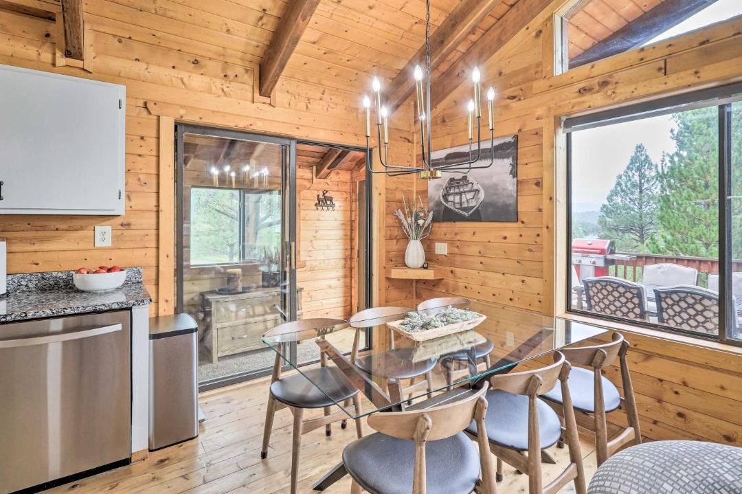 Photo of Livingroom in Twin Creek Village
