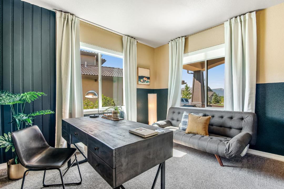 Photo of Livingroom in Flying Horse