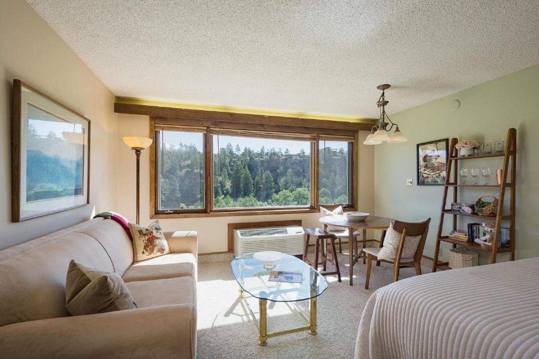 Photo of Livingroom in Purgatory