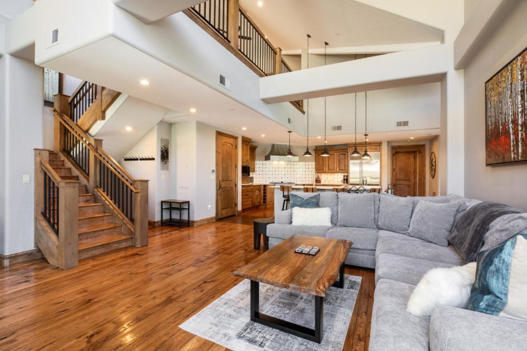 Photo of Livingroom in Avon