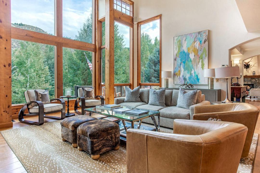 Photo of Livingroom in Edwards